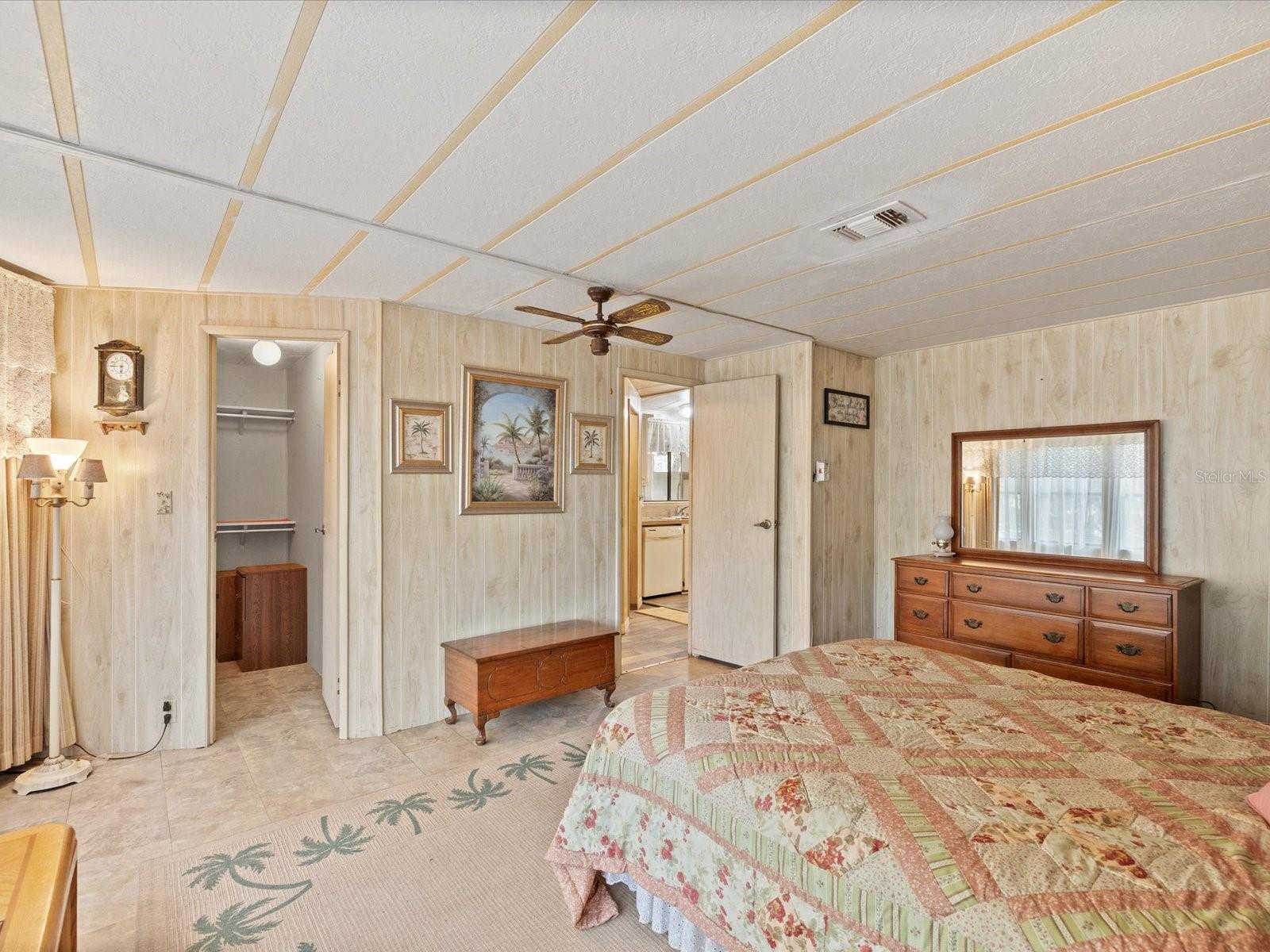 Image 12 of 46 For 17718 Rockledge Avenue