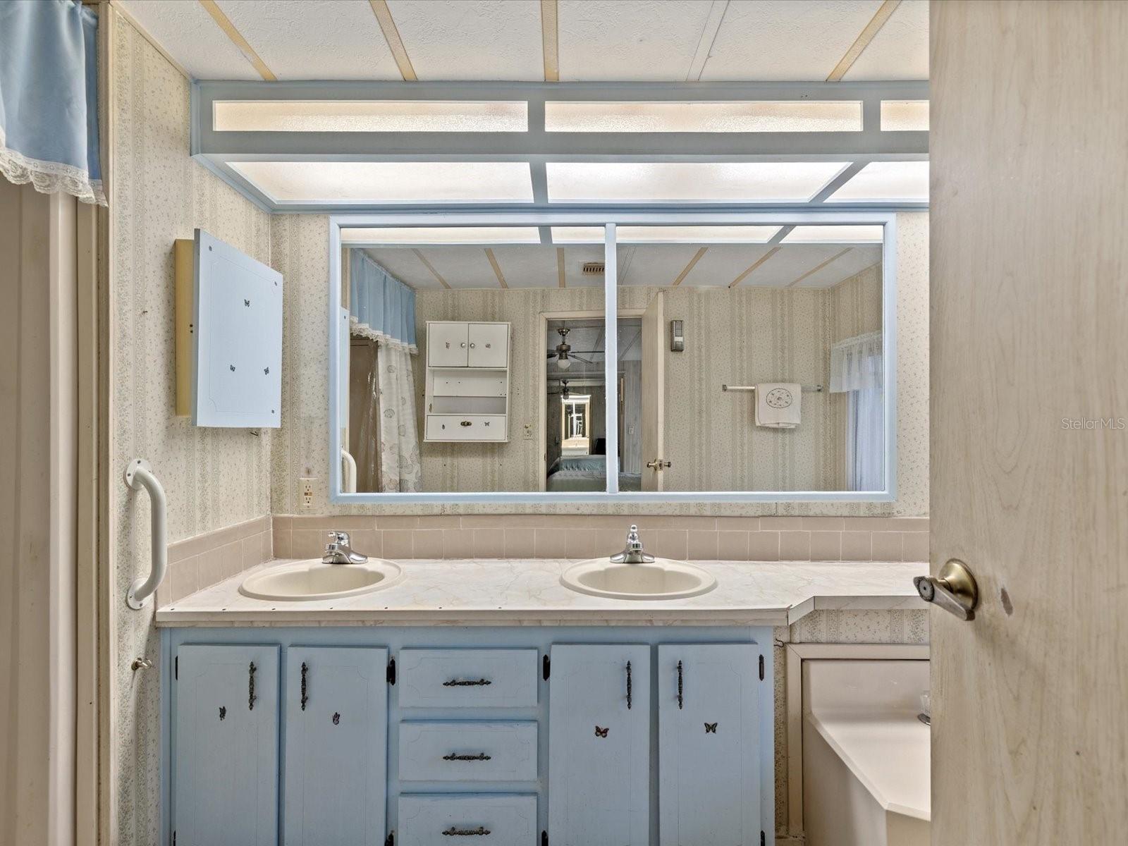 Image 24 of 46 For 17718 Rockledge Avenue