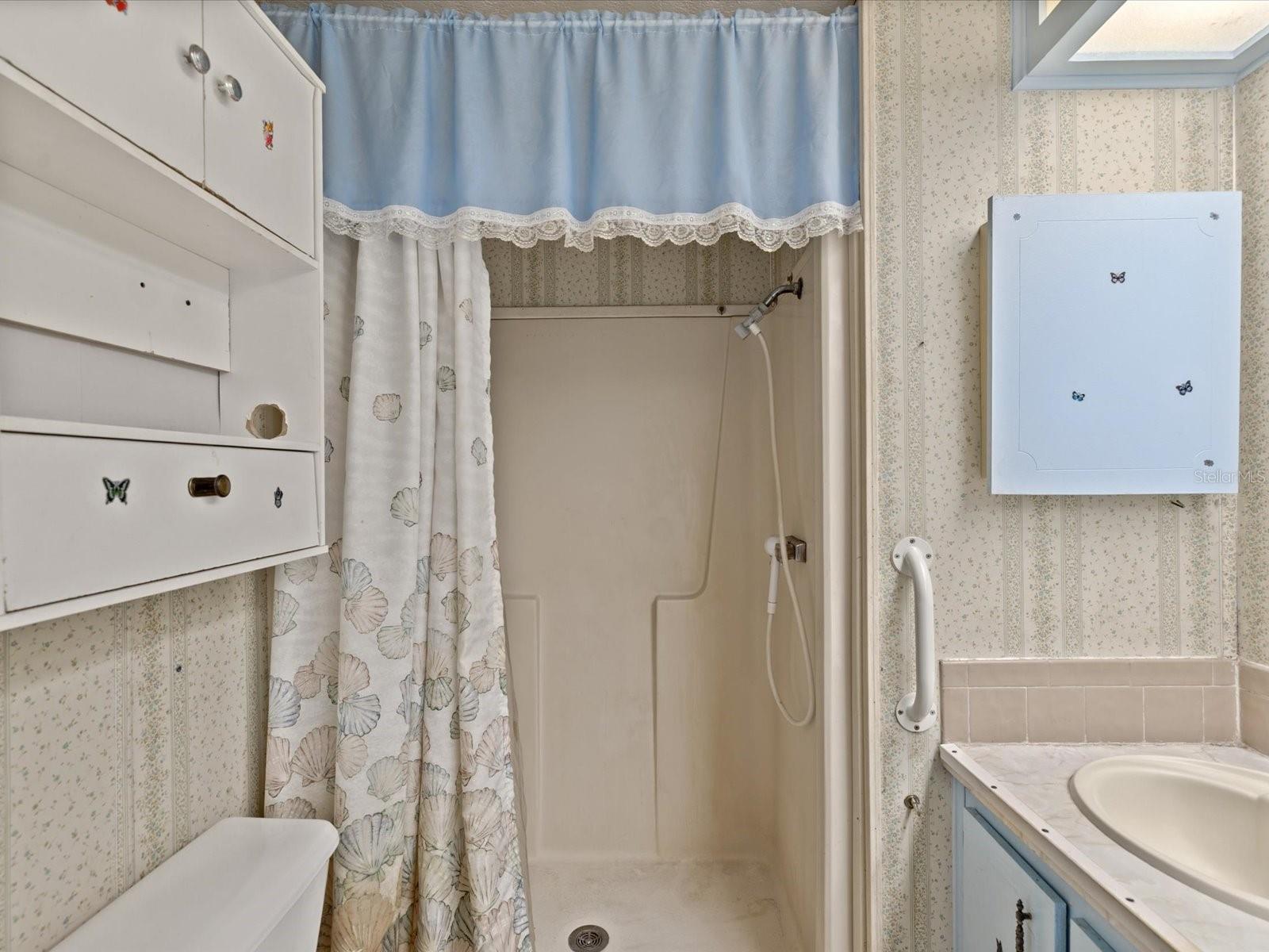 Image 26 of 46 For 17718 Rockledge Avenue