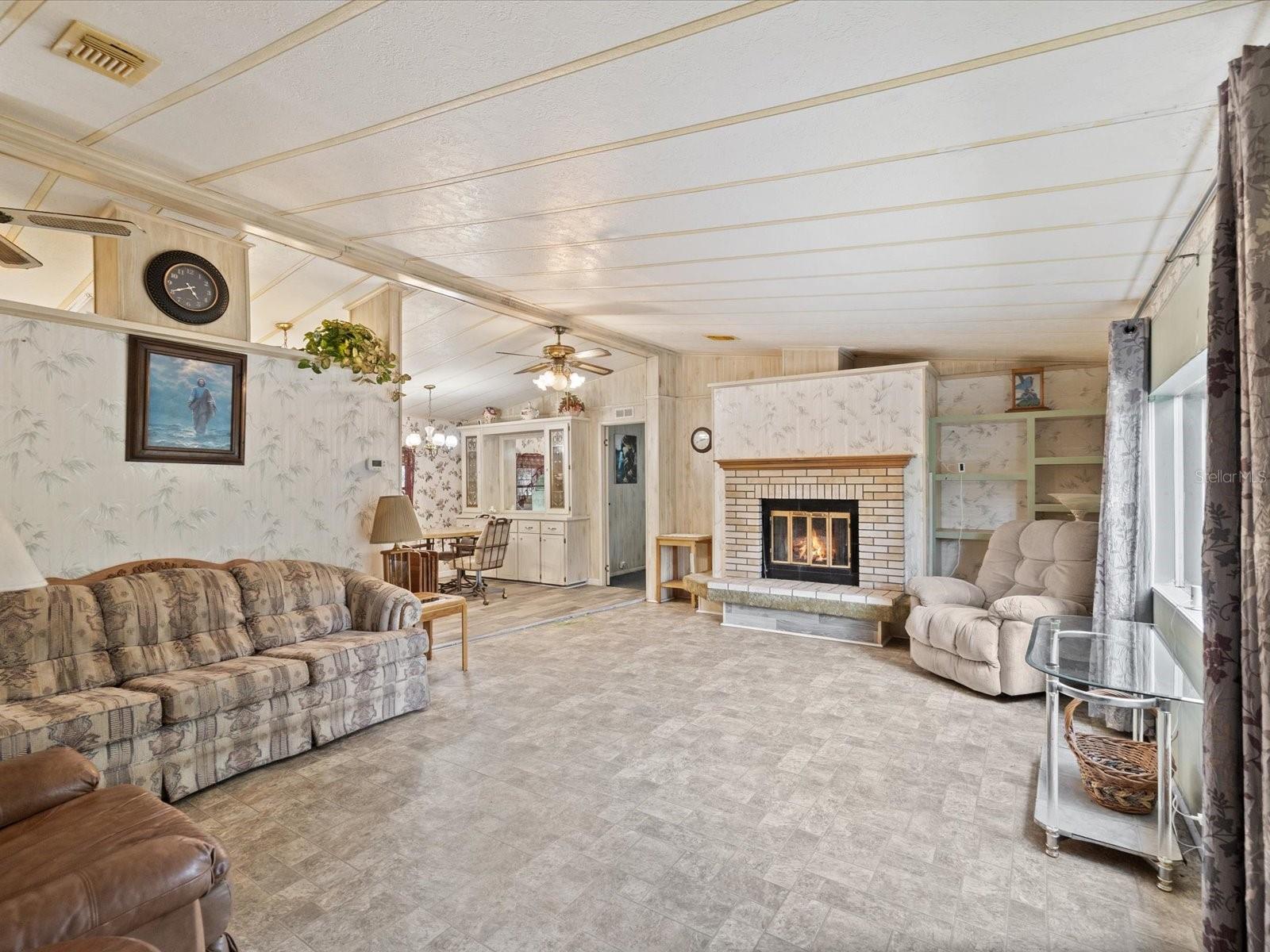 Image 6 of 46 For 17718 Rockledge Avenue