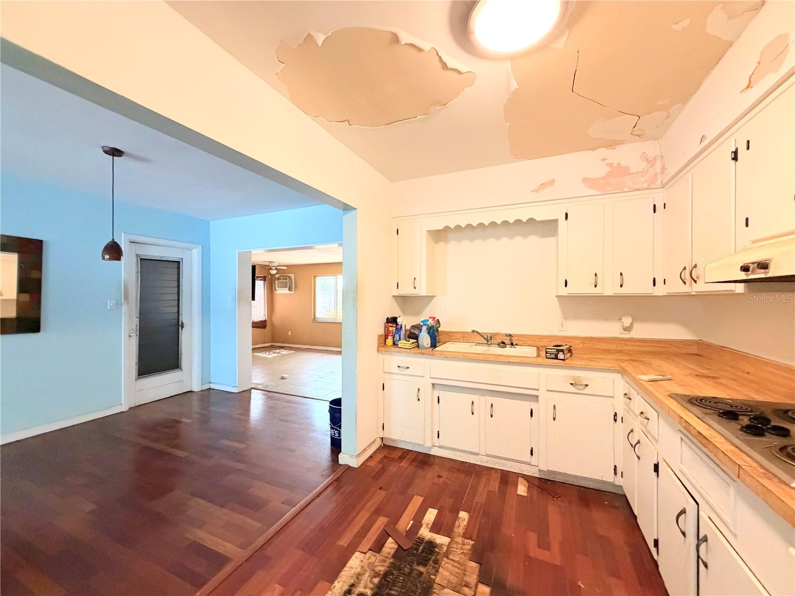 Image 5 of 18 For 1274 Robin Hood Lane