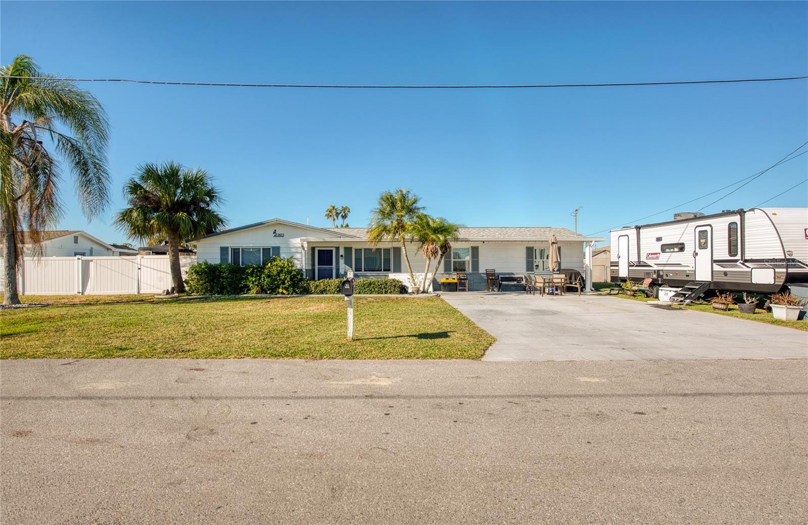 Image 14 of 42 For 13623 Evelane Drive