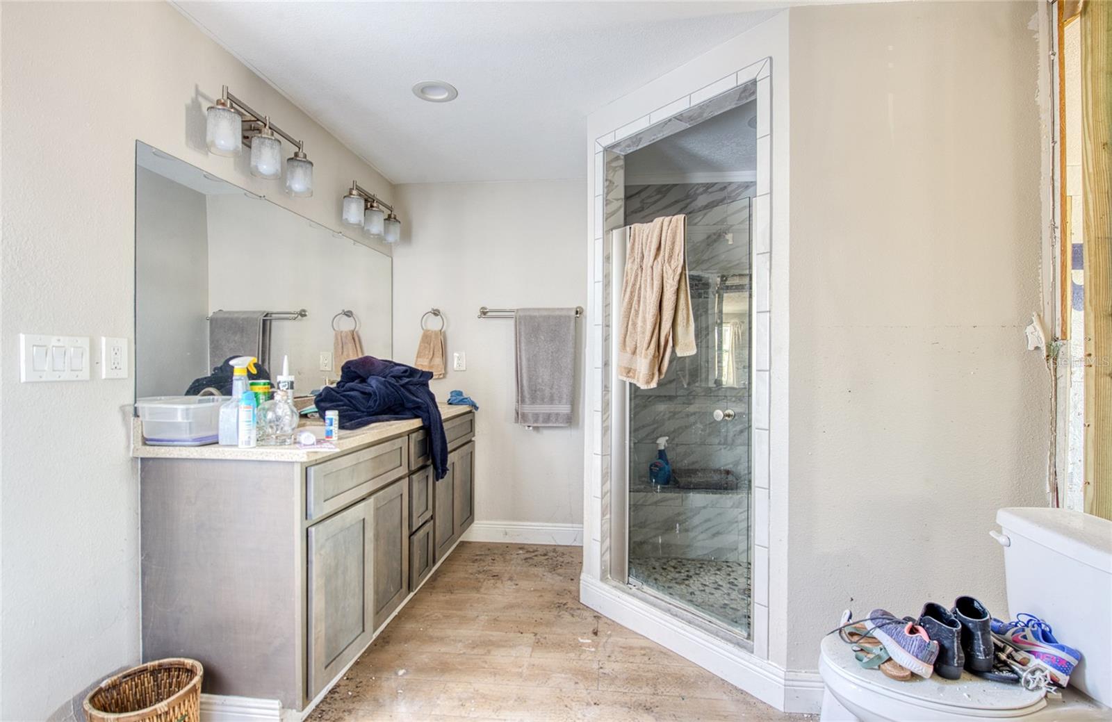 Image 22 of 42 For 13623 Evelane Drive