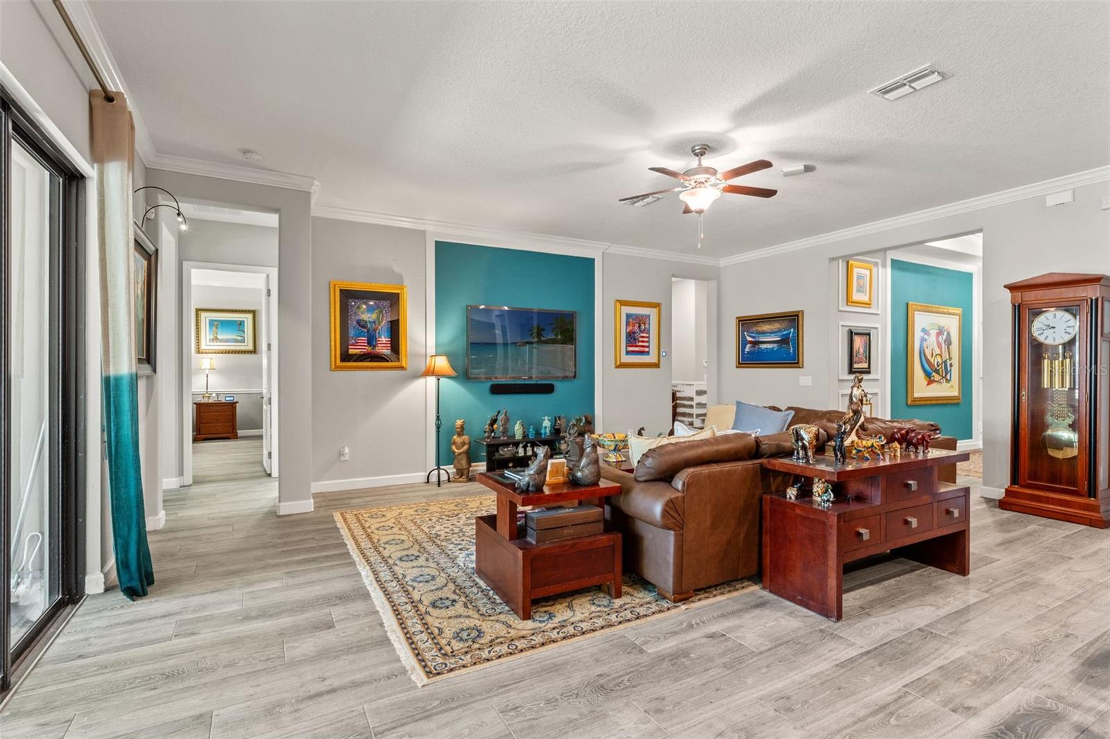 Listing photo id 8 for 4910 Southern Valley Loop