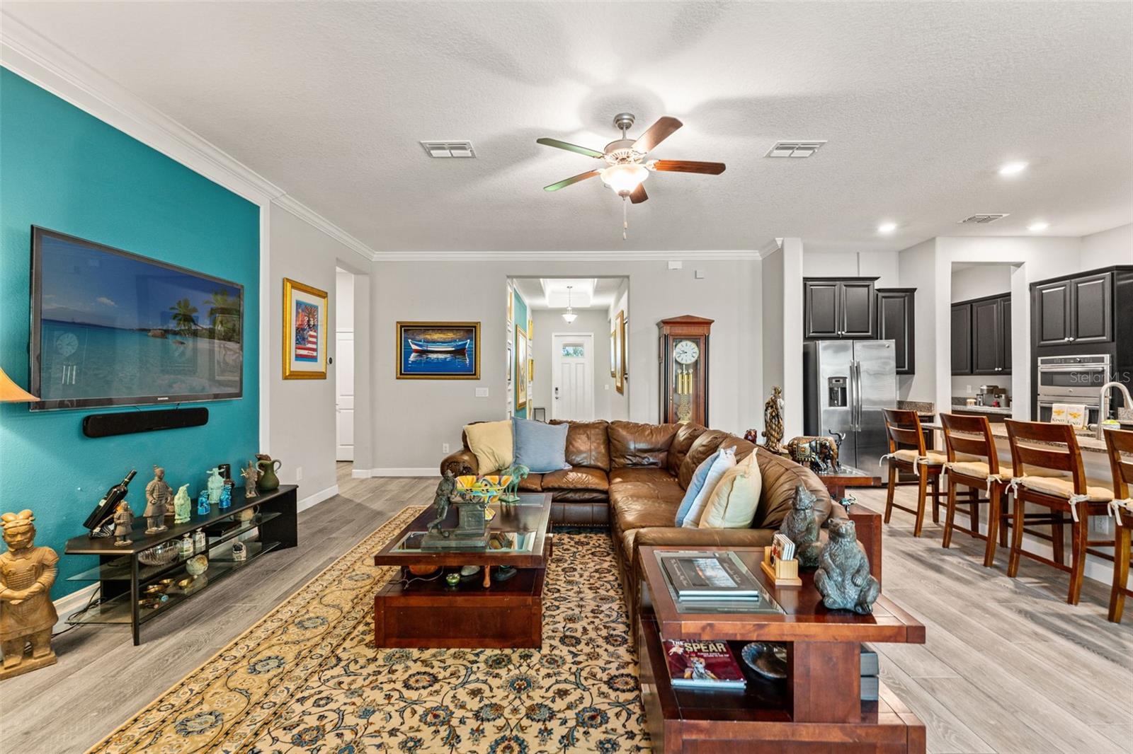 Listing photo id 9 for 4910 Southern Valley Loop