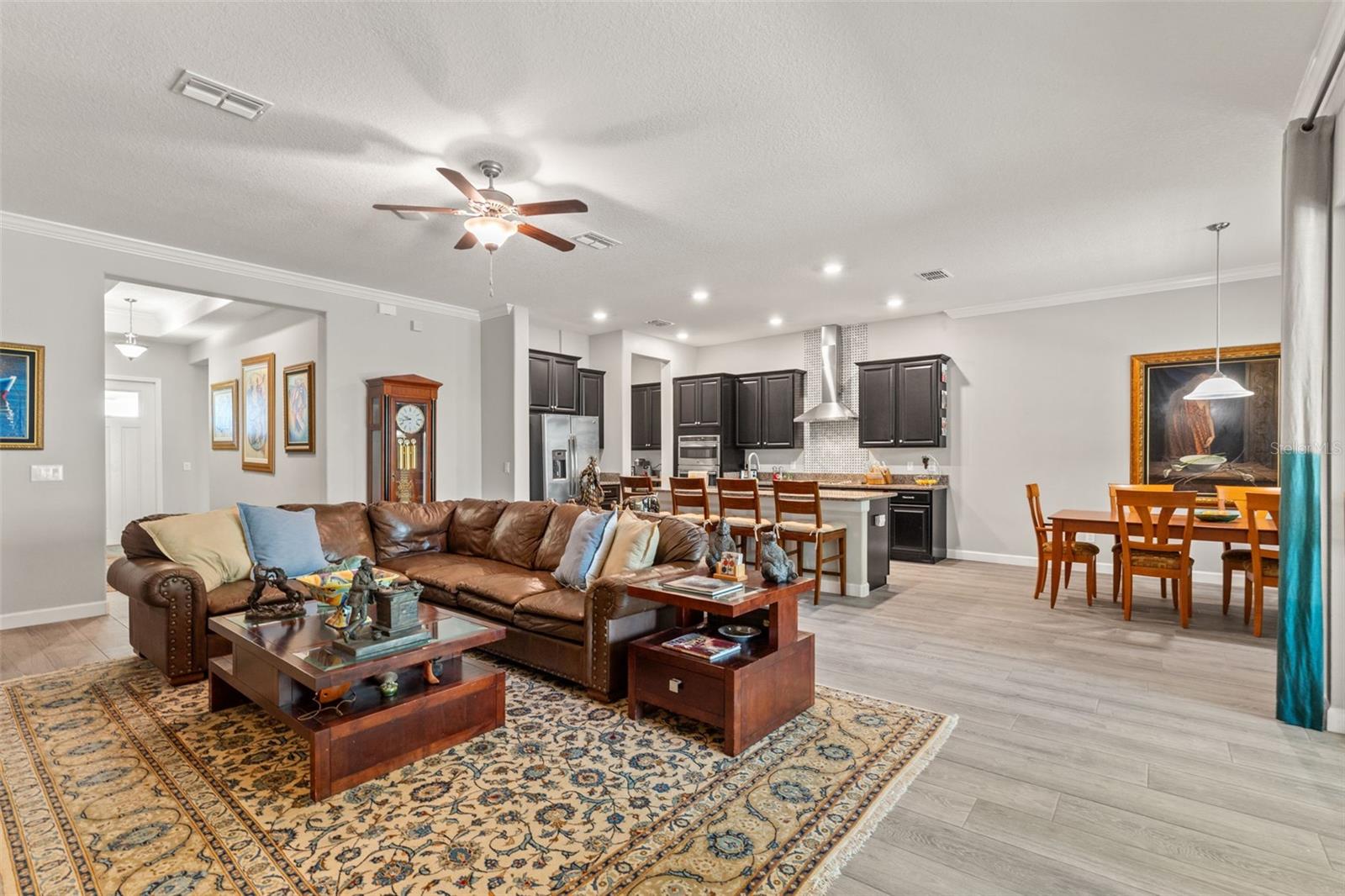 Listing photo id 10 for 4910 Southern Valley Loop