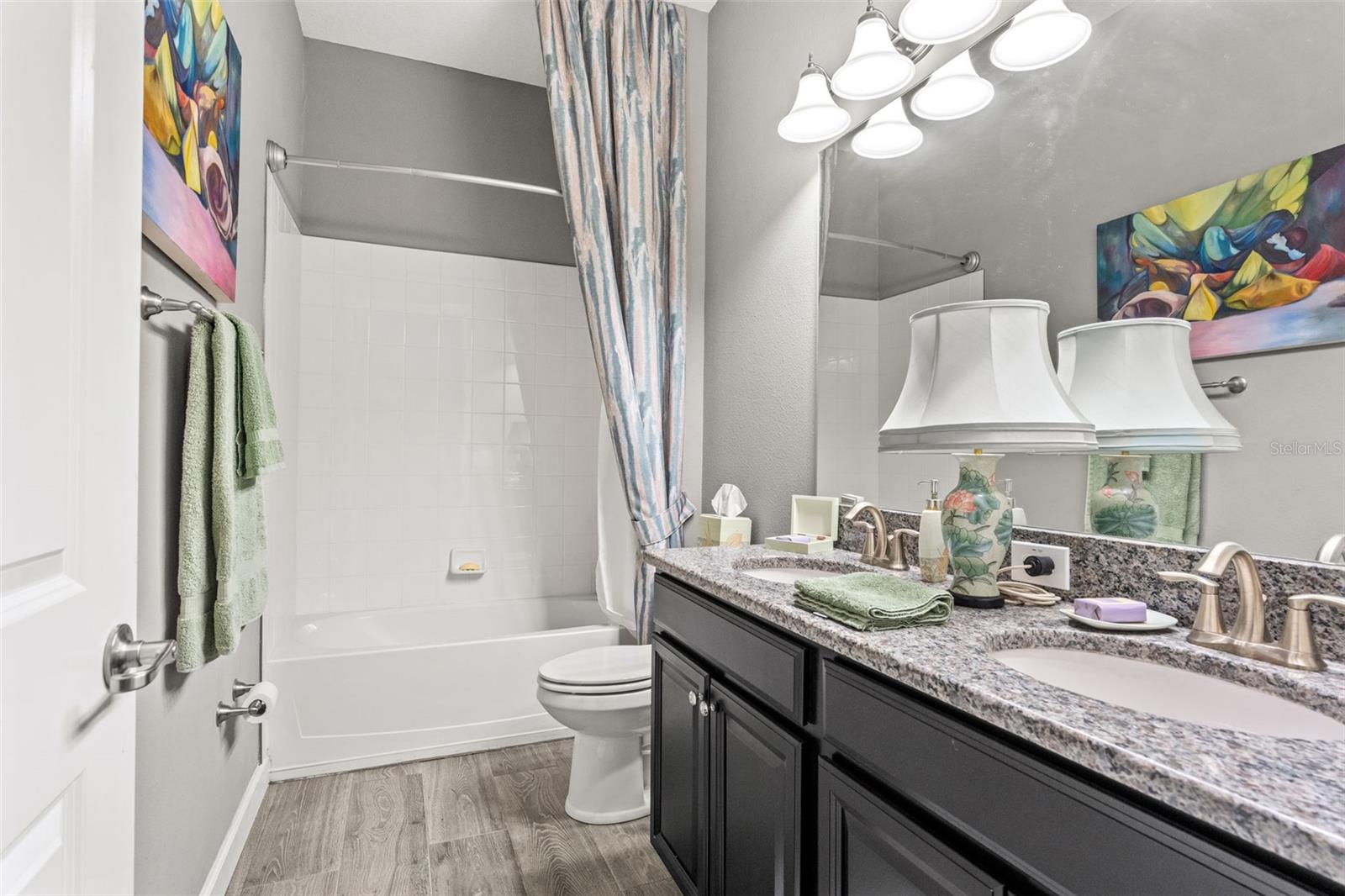 Listing photo id 30 for 4910 Southern Valley Loop