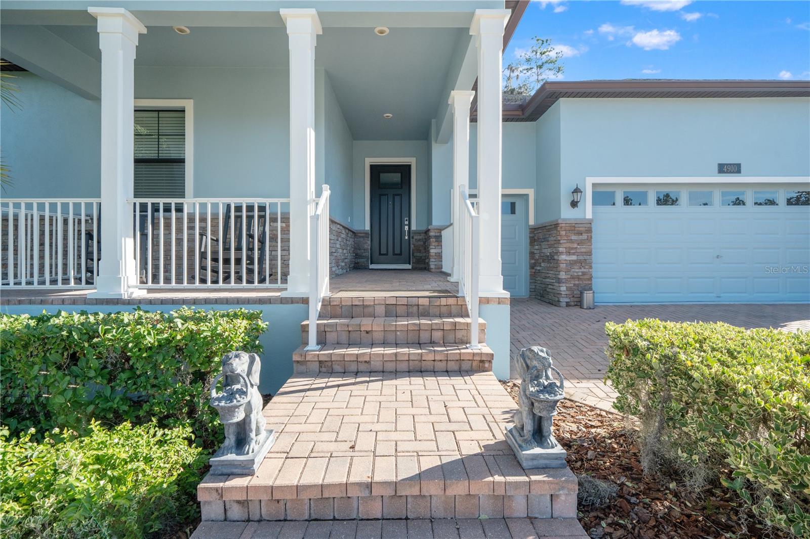 Listing photo id 3 for 4910 Southern Valley Loop