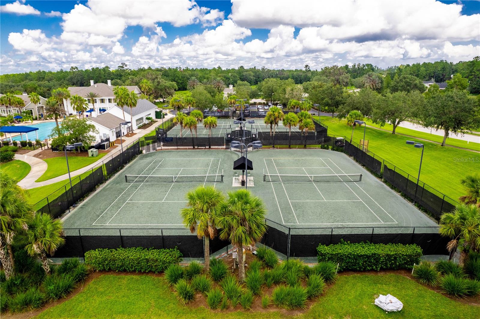 Listing photo id 51 for 4910 Southern Valley Loop