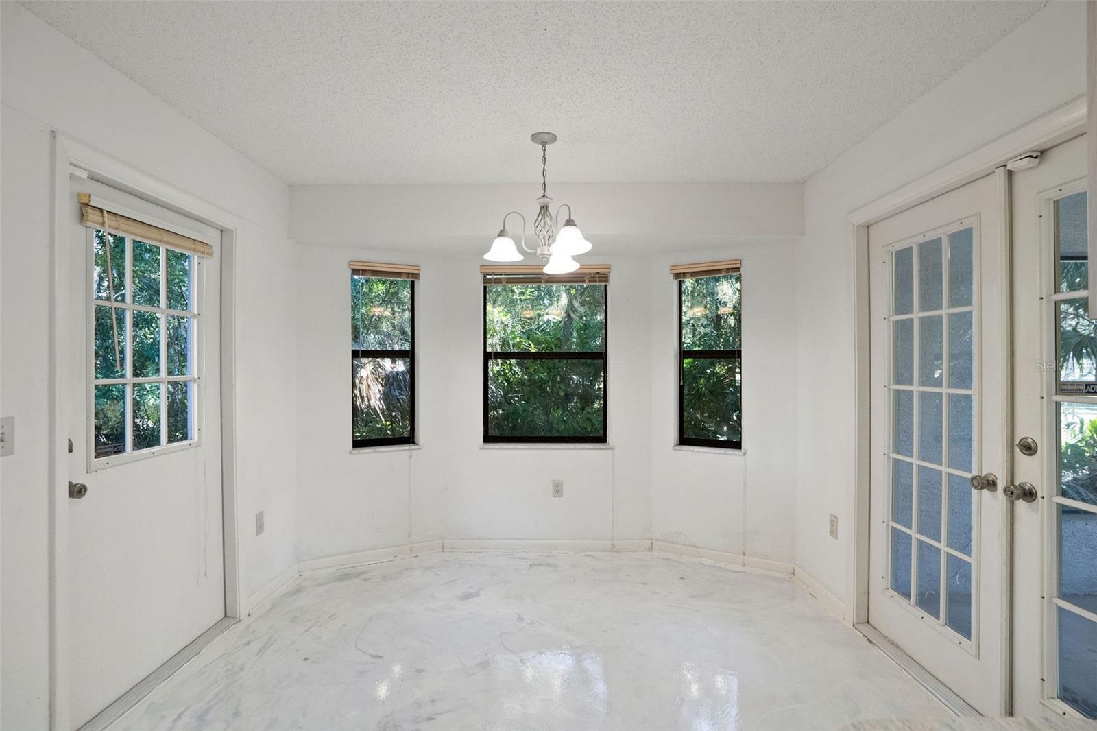 Image 11 of 32 For 15218 Norris Bishop Loop