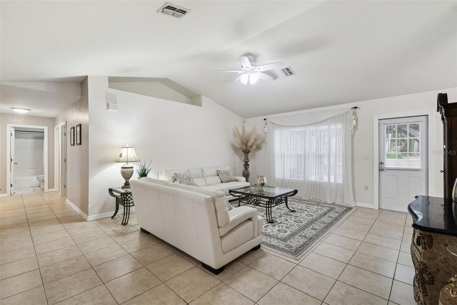 Image 7 of 33 For 270 Planter Road