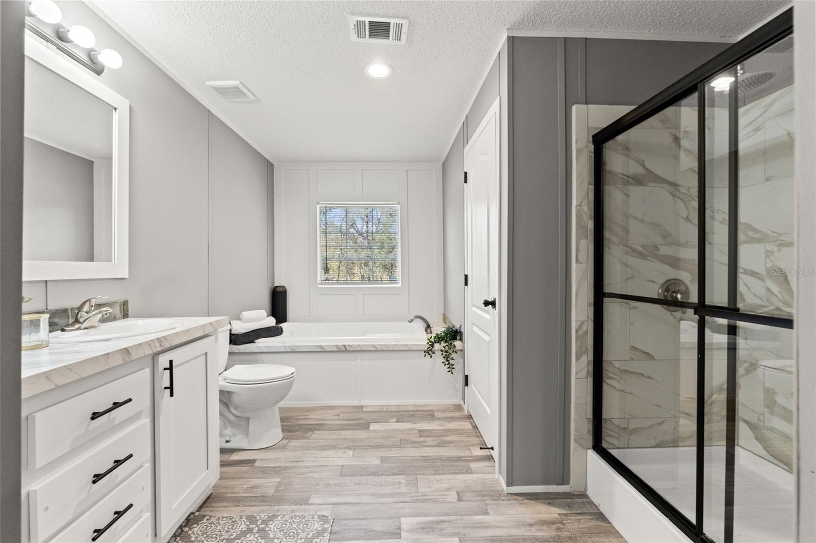 Image 36 of 60 For 14247 Hurricane Drive