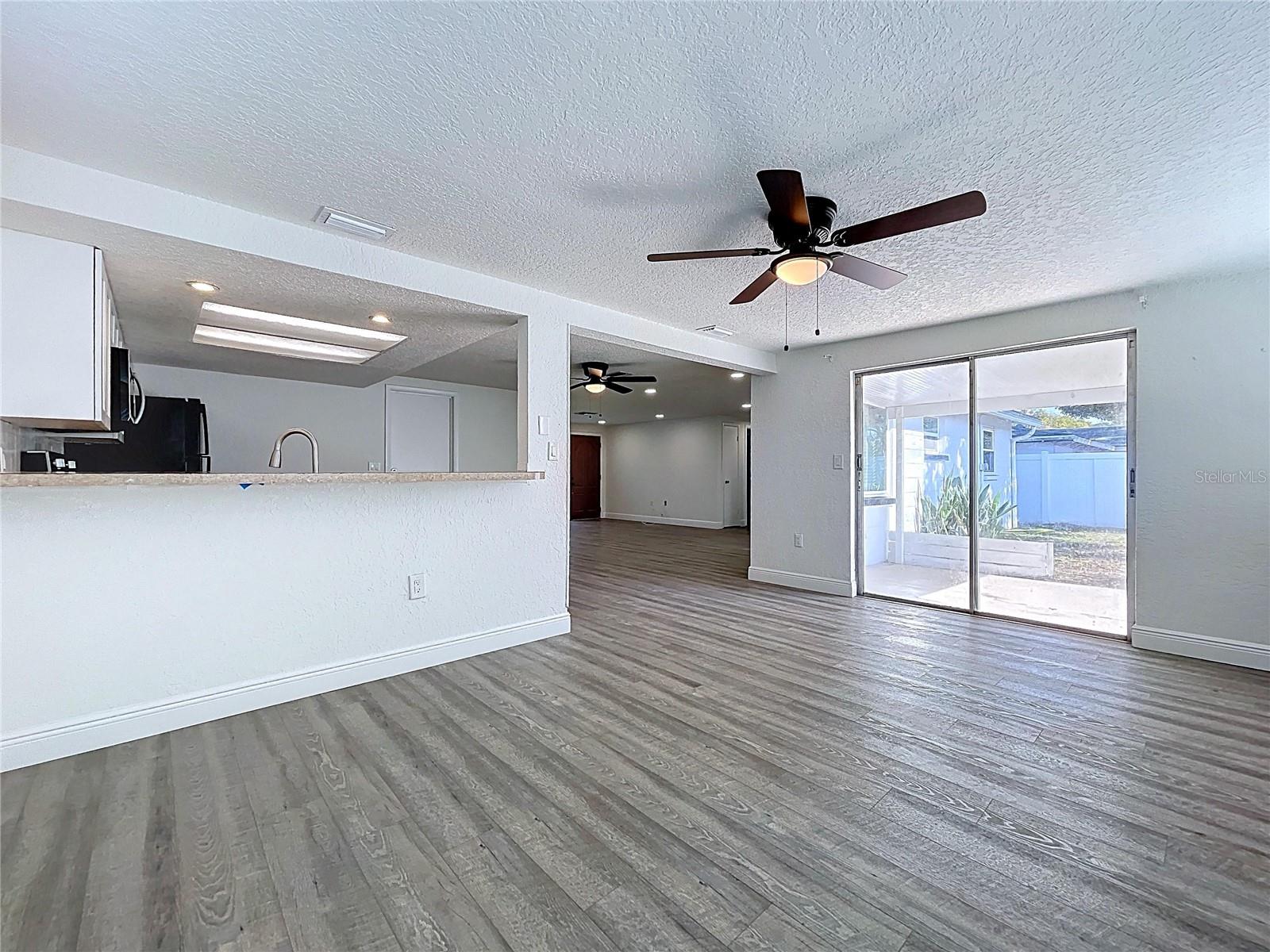 Listing photo id 20 for 6142 9th Avenue