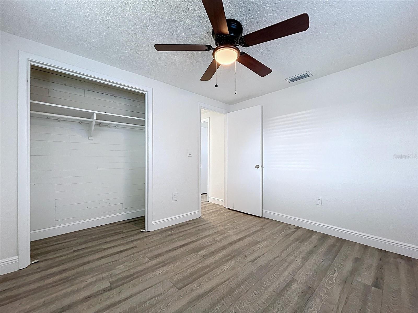 Listing photo id 27 for 6142 9th Avenue