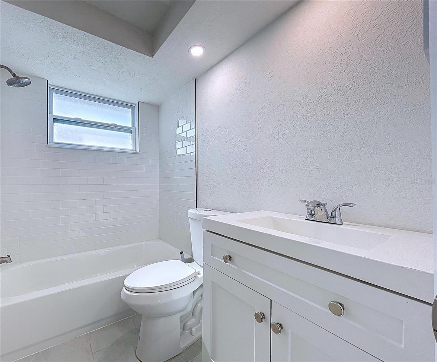 Listing photo id 30 for 6142 9th Avenue