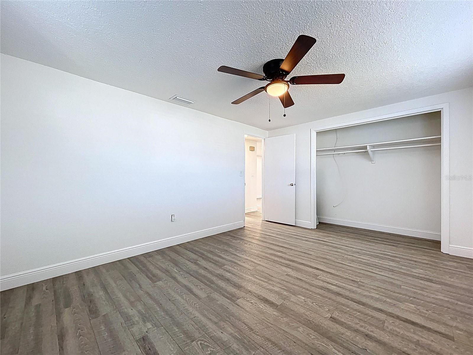 Listing photo id 32 for 6142 9th Avenue