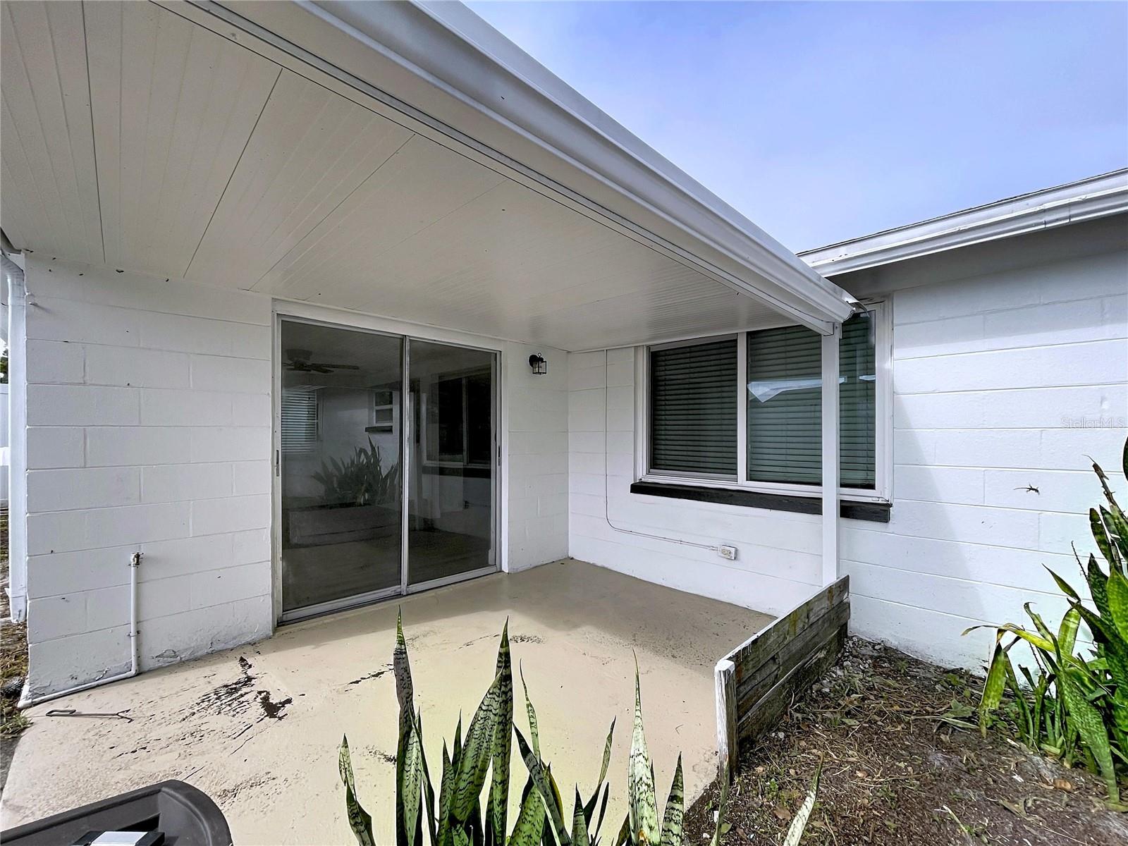 Listing photo id 39 for 6142 9th Avenue