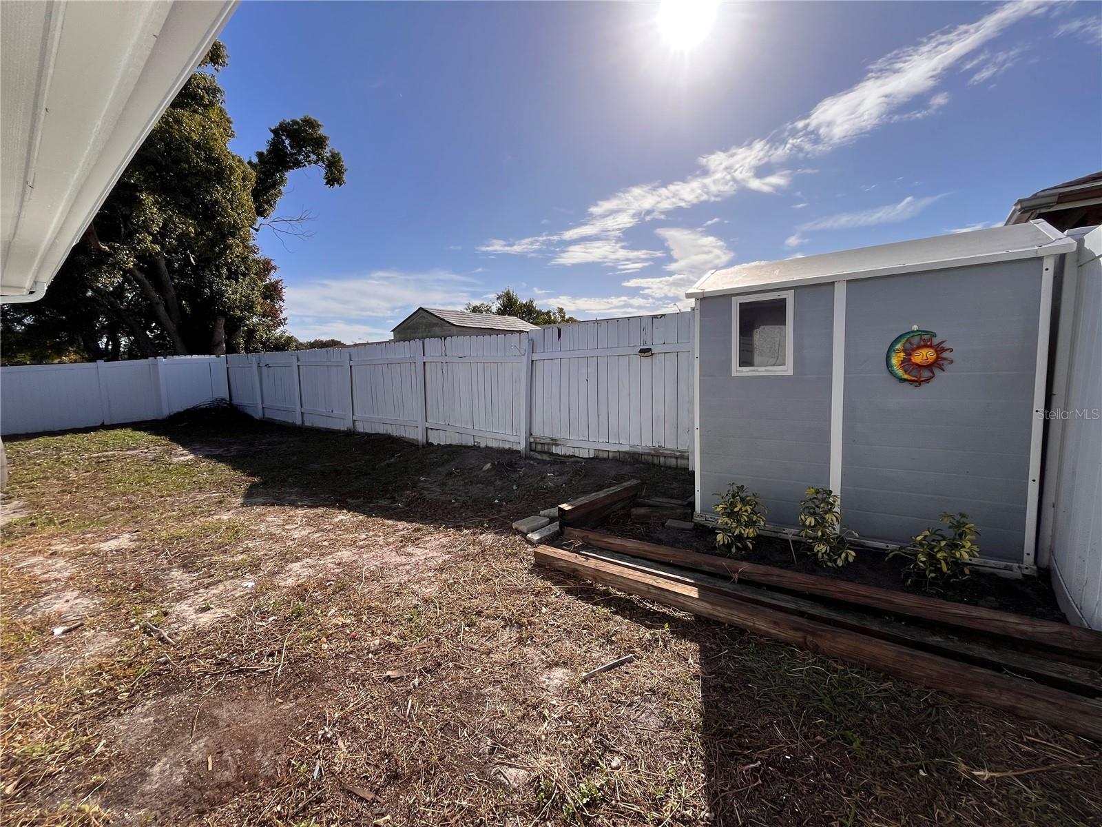 Listing photo id 42 for 6142 9th Avenue