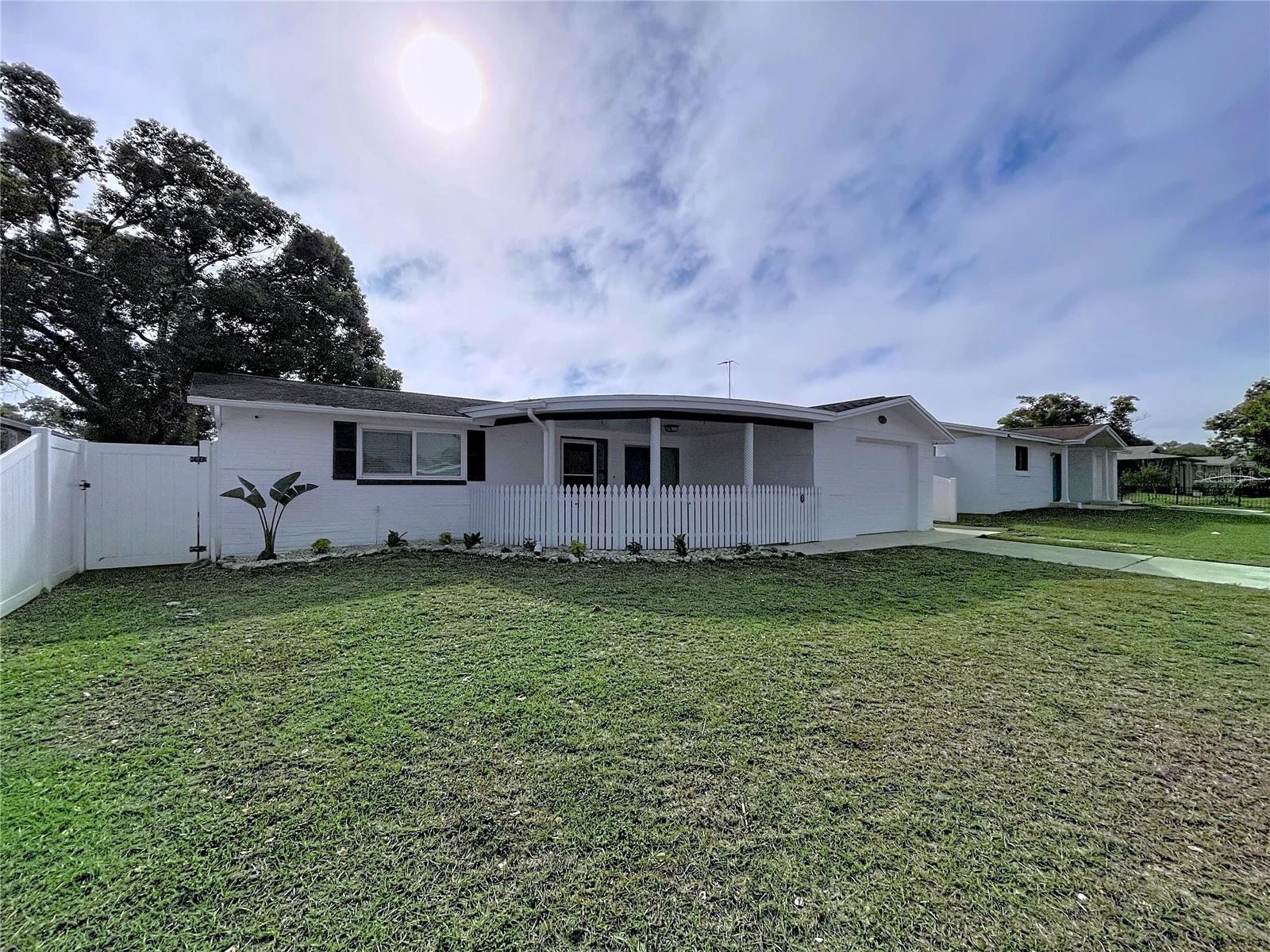 Listing photo id 44 for 6142 9th Avenue