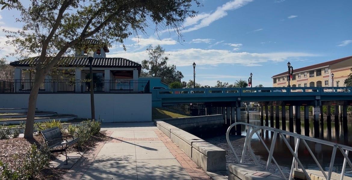 Listing photo id 55 for 6142 9th Avenue