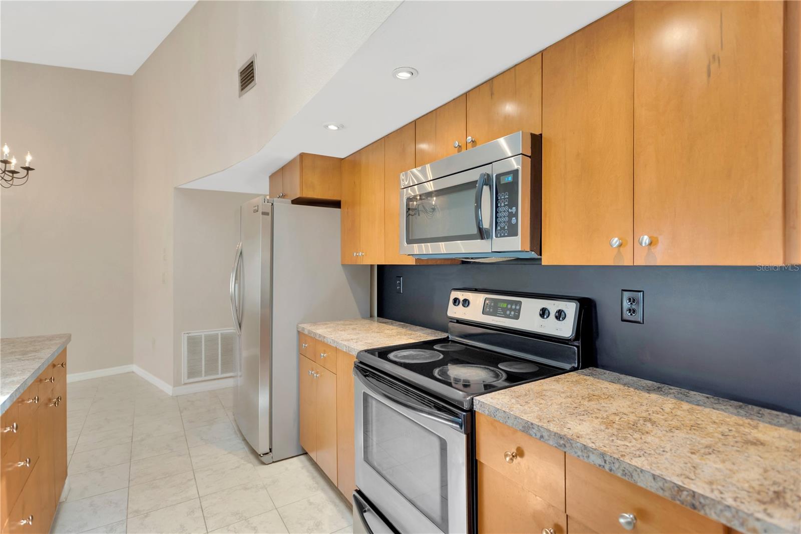 Image 7 of 19 For 5021 Bridgeport Drive