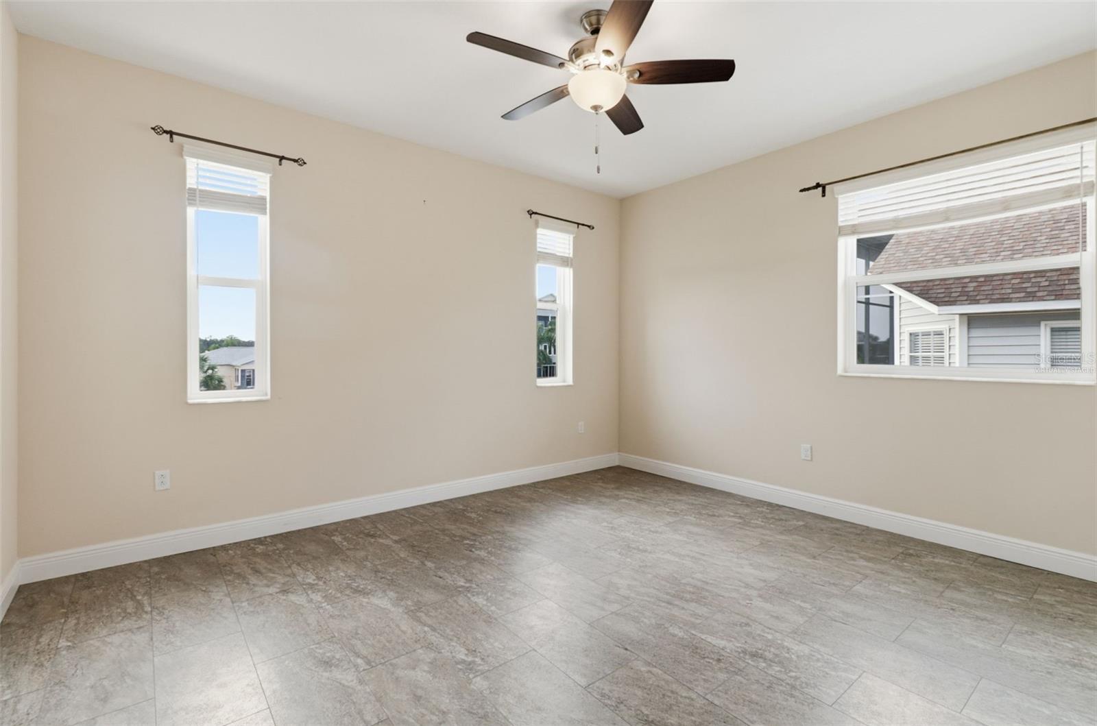 Listing photo id 18 for 7332 Islander Lane