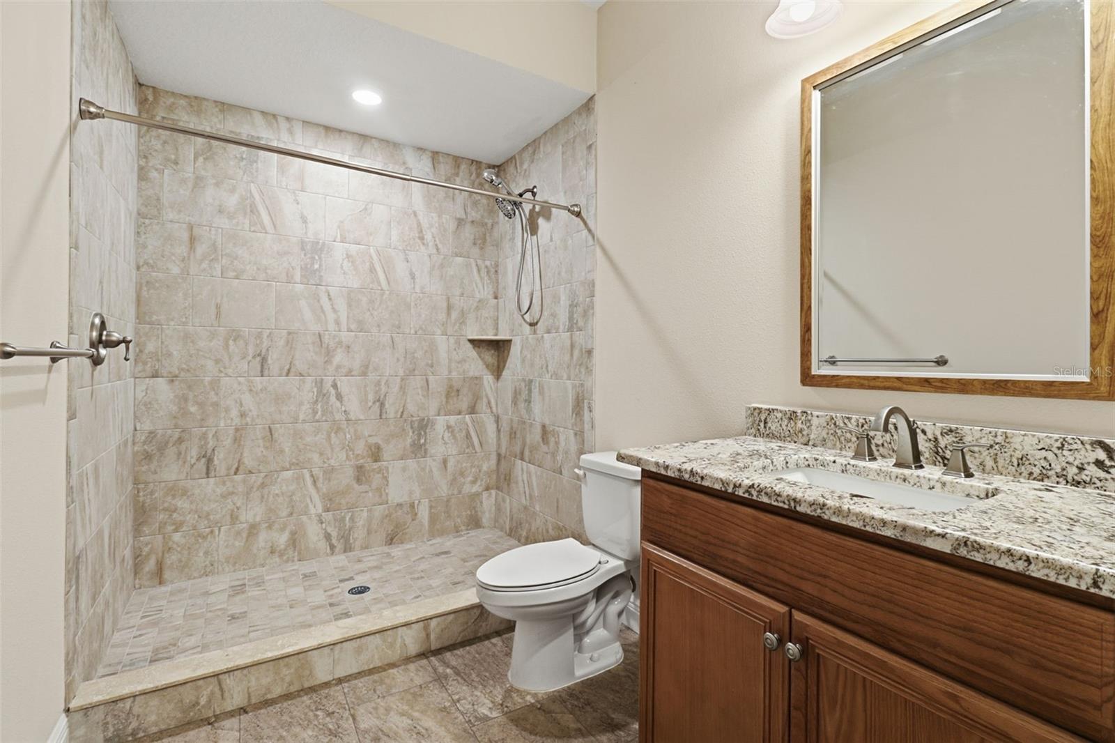 Listing photo id 21 for 7332 Islander Lane