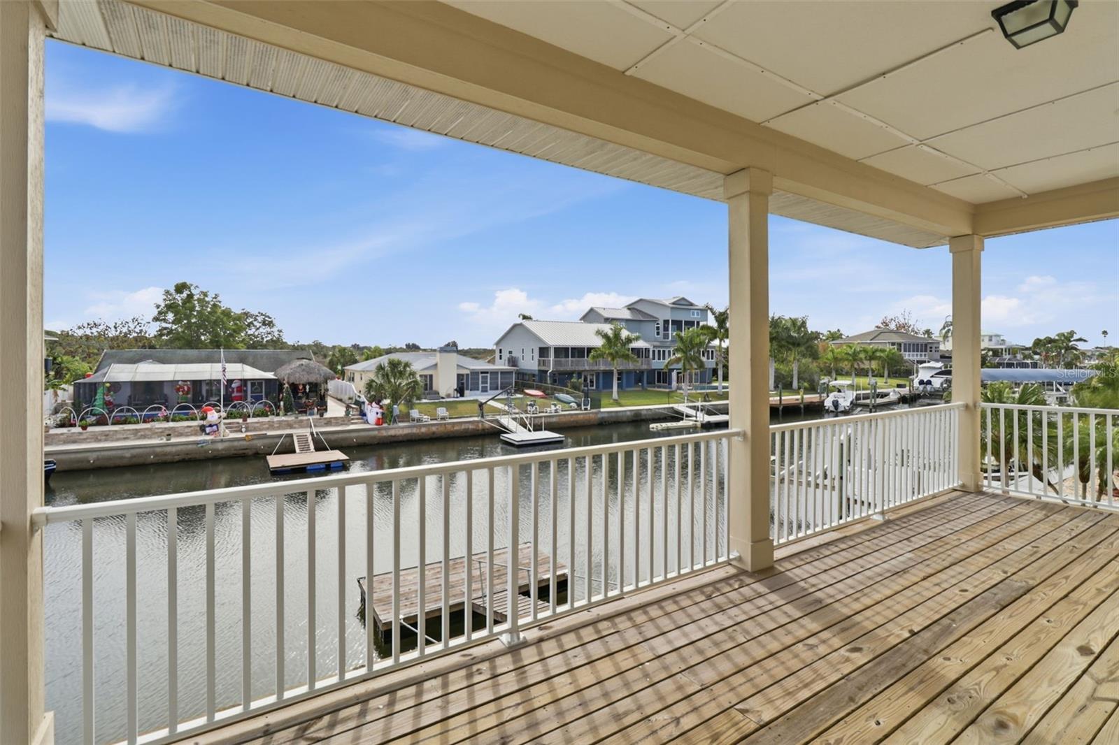 Listing photo id 25 for 7332 Islander Lane