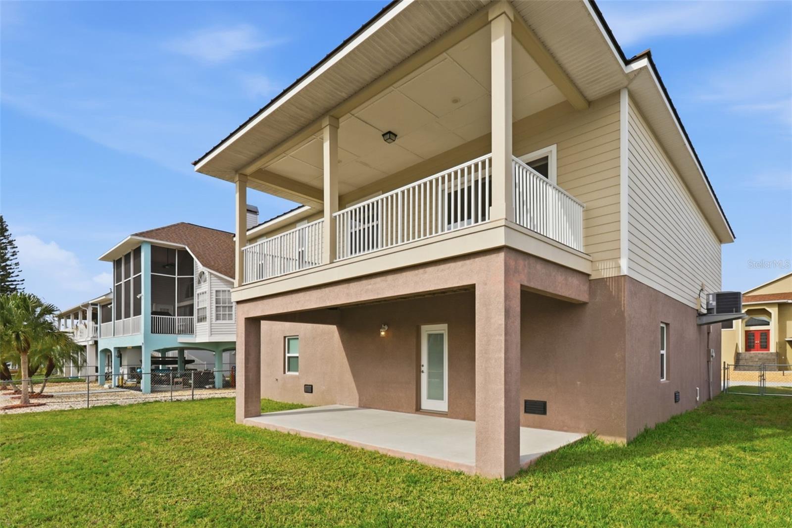 Listing photo id 27 for 7332 Islander Lane