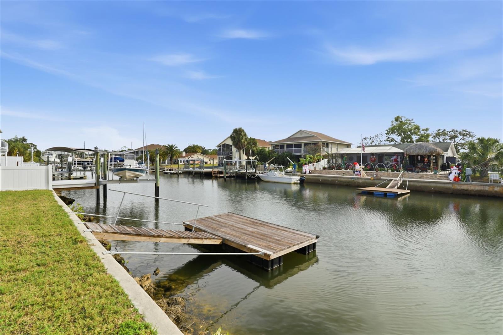 Listing photo id 29 for 7332 Islander Lane