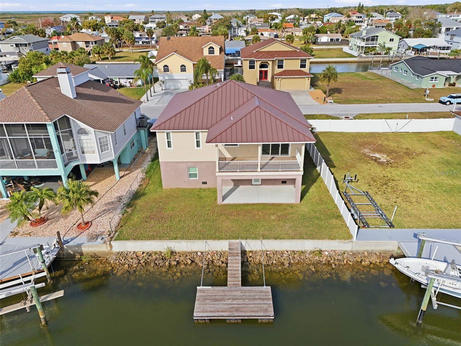 Listing photo id 5 for 7332 Islander Lane