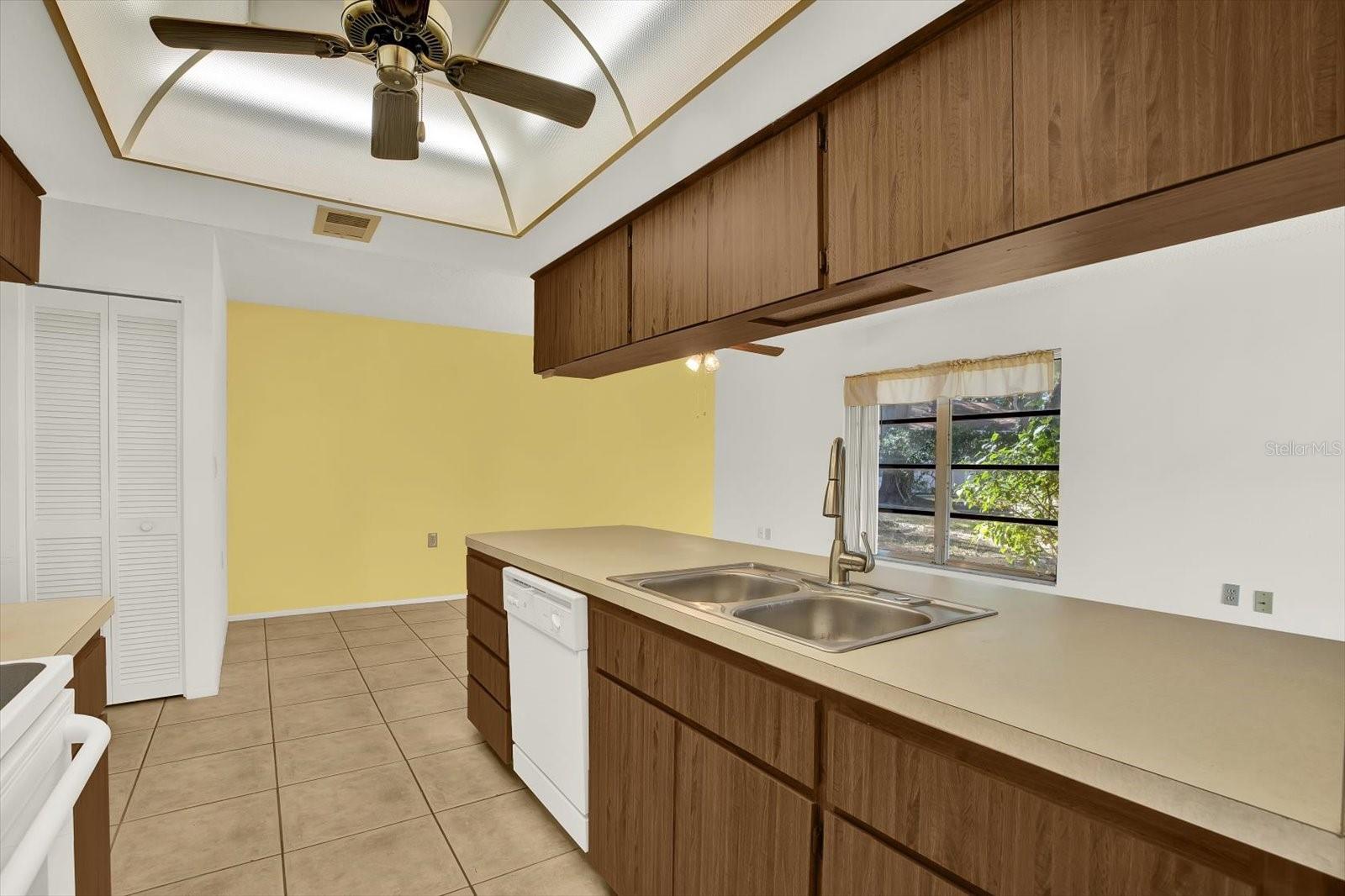 Image 19 of 37 For 8410 Elgin Drive