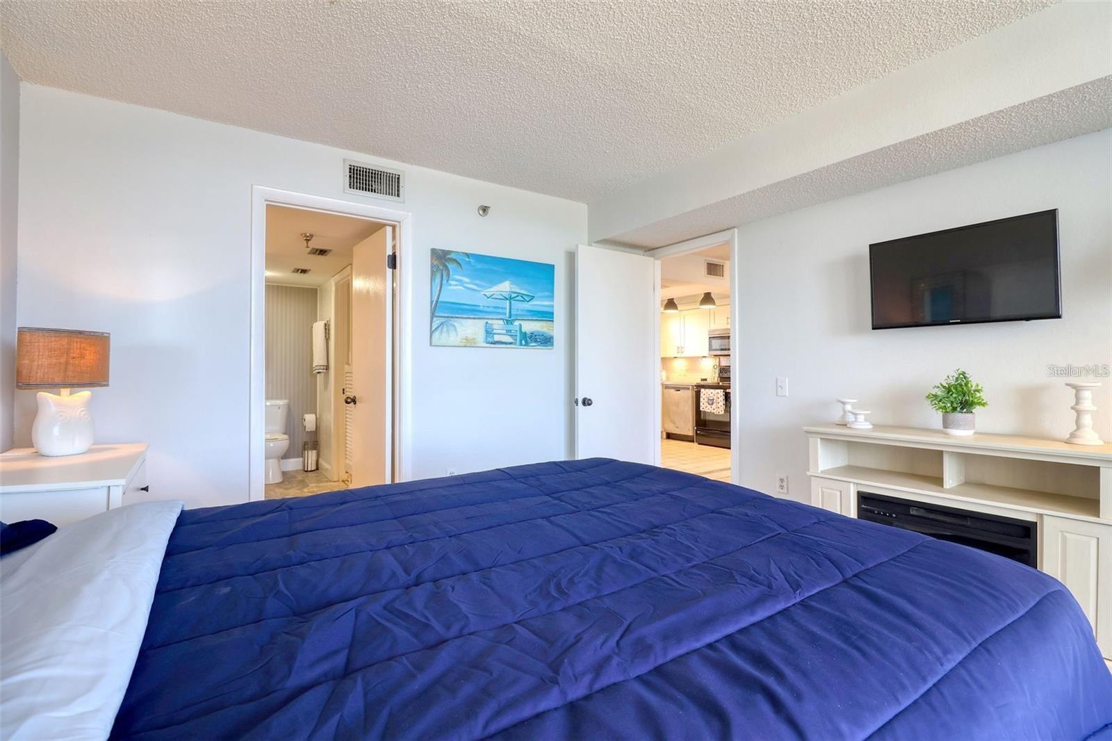 Image 9 of 27 For 5915 Sea Ranch Drive 211