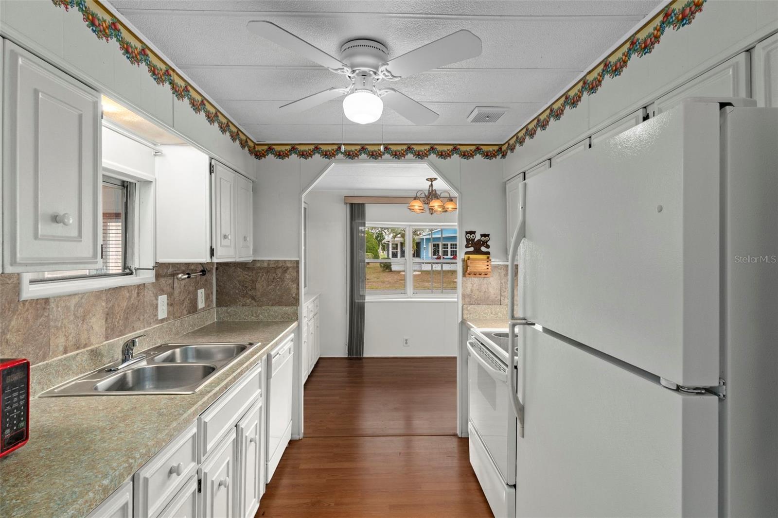 Image 22 of 49 For 12045 Formosa Street