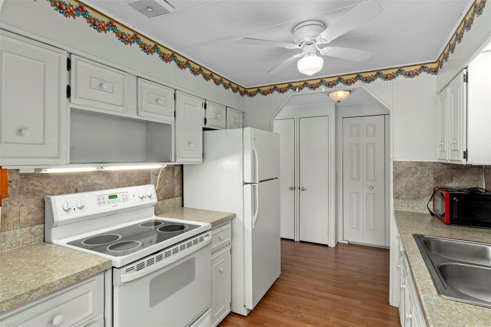 Image 24 of 49 For 12045 Formosa Street