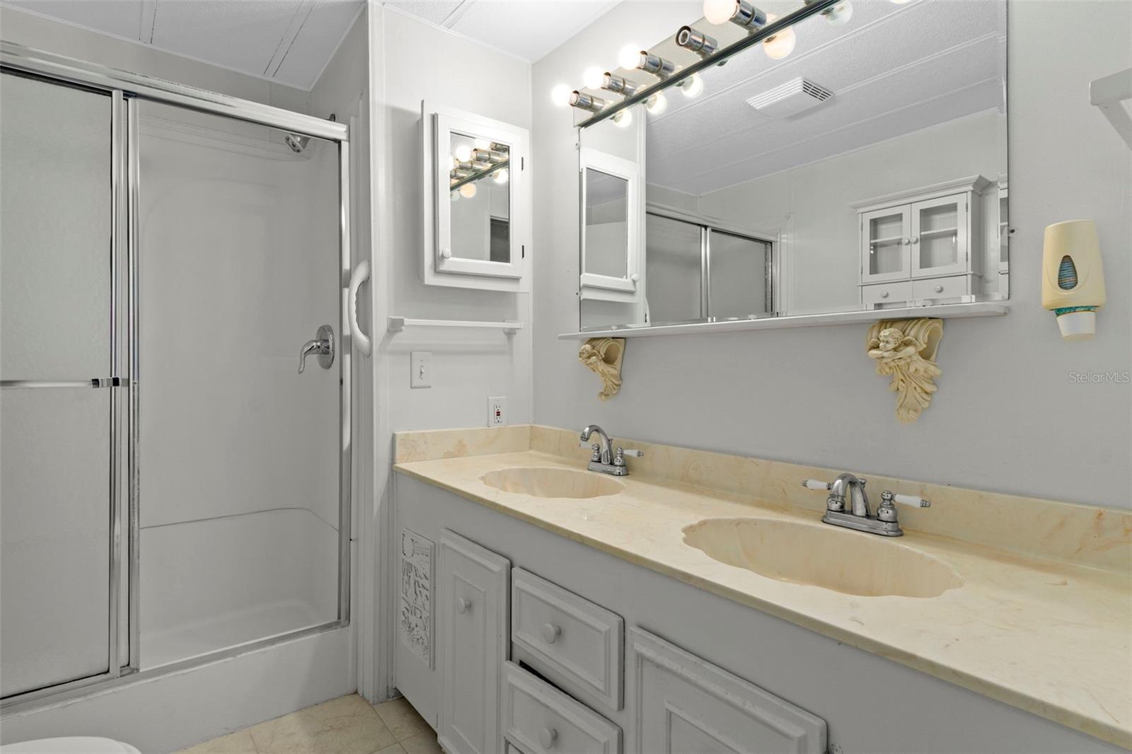 Image 35 of 49 For 12045 Formosa Street