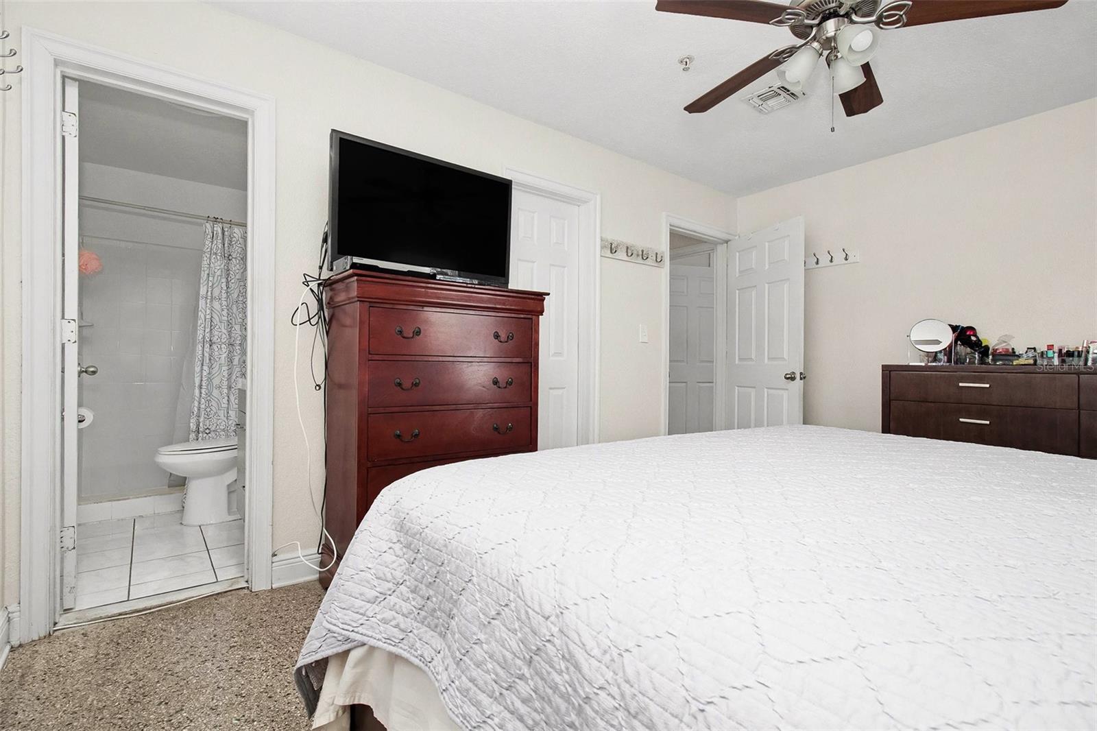 Image 10 of 16 For 8465 Oak Bluff Drive