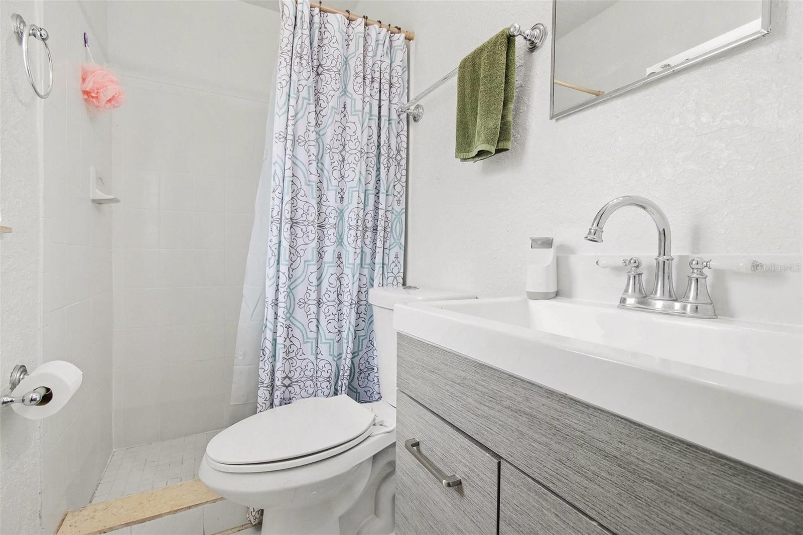 Image 11 of 16 For 8465 Oak Bluff Drive