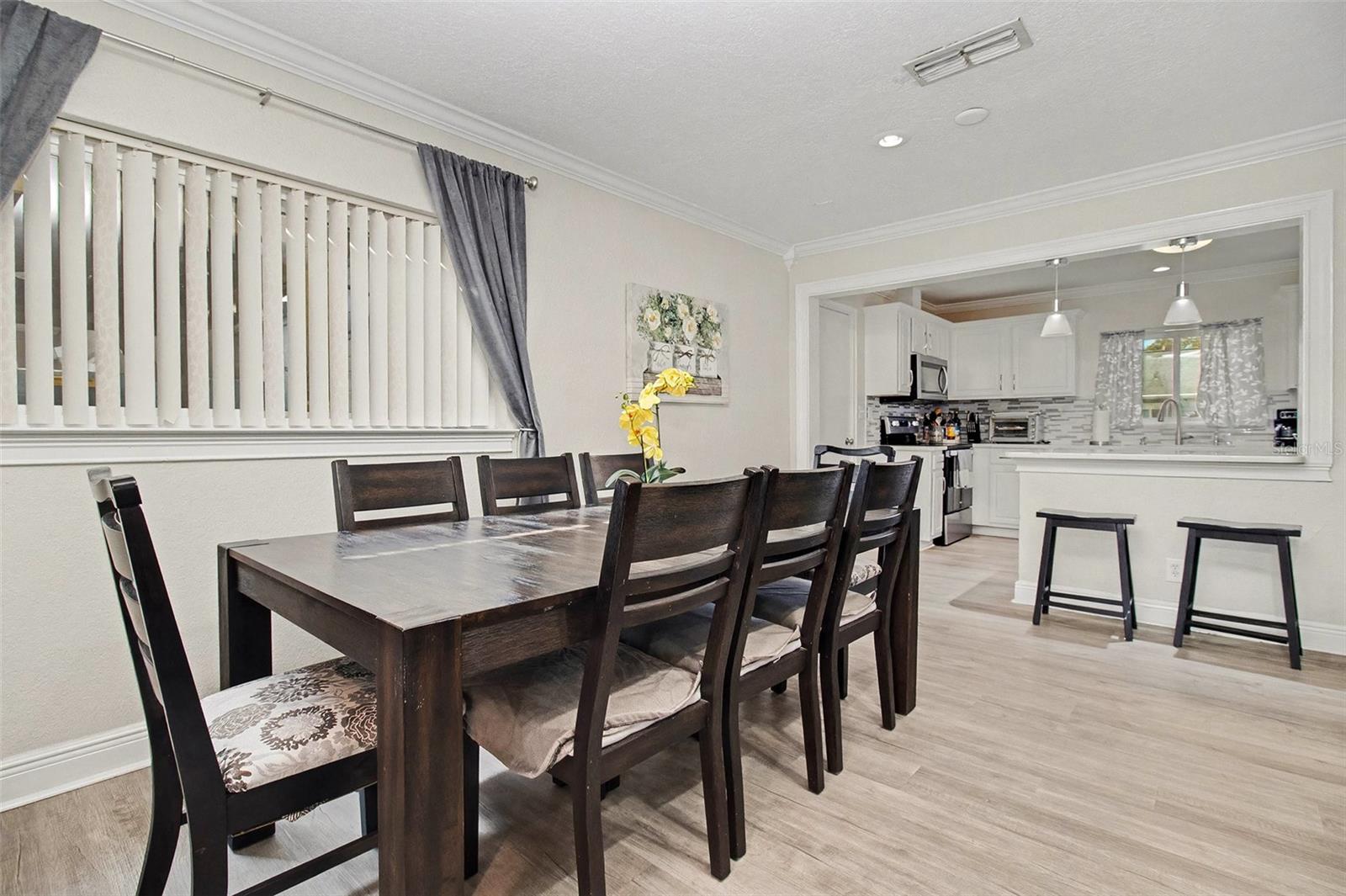 Image 4 of 16 For 8465 Oak Bluff Drive