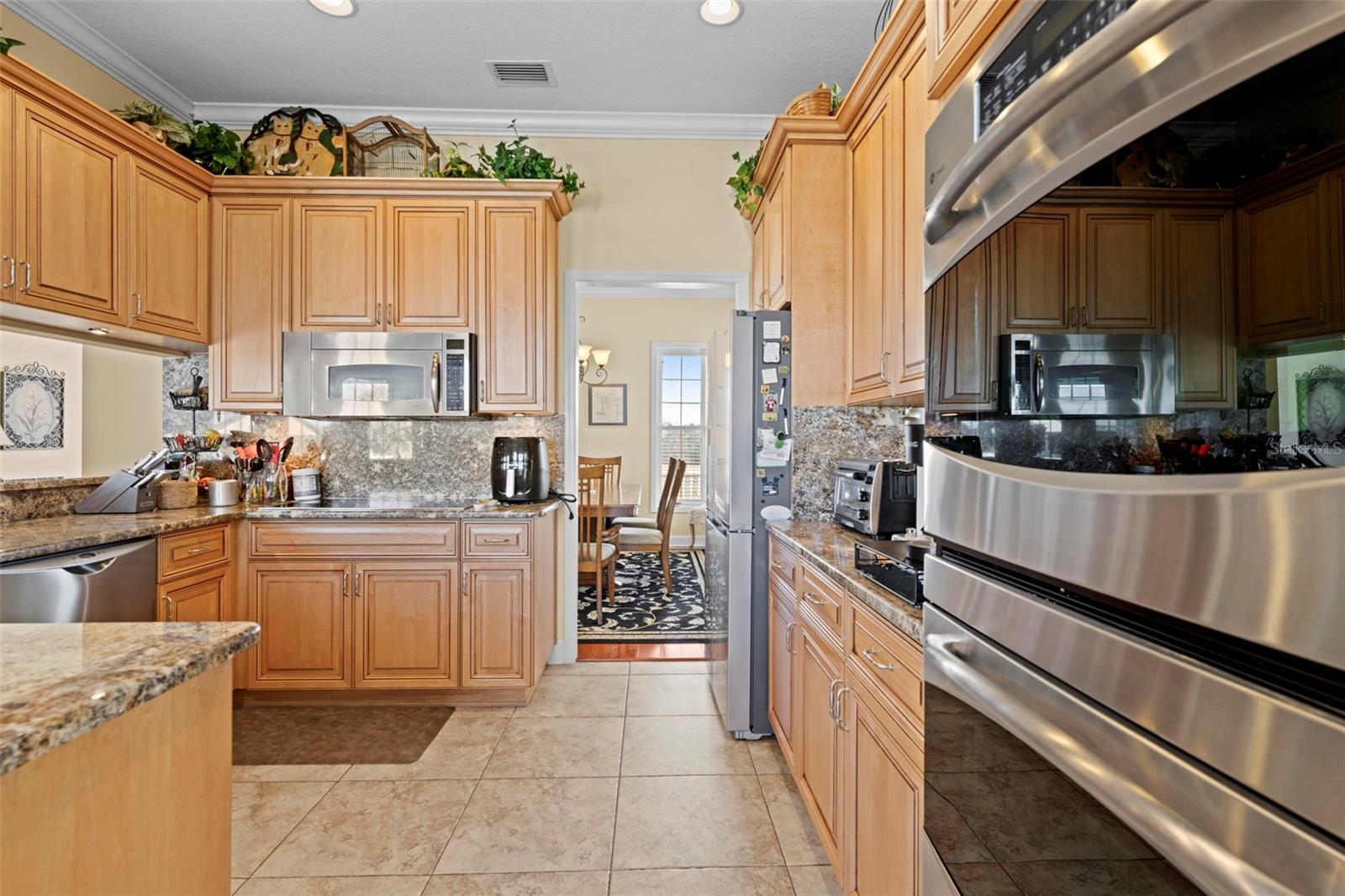 Listing photo id 15 for 5425 Glorious Trail