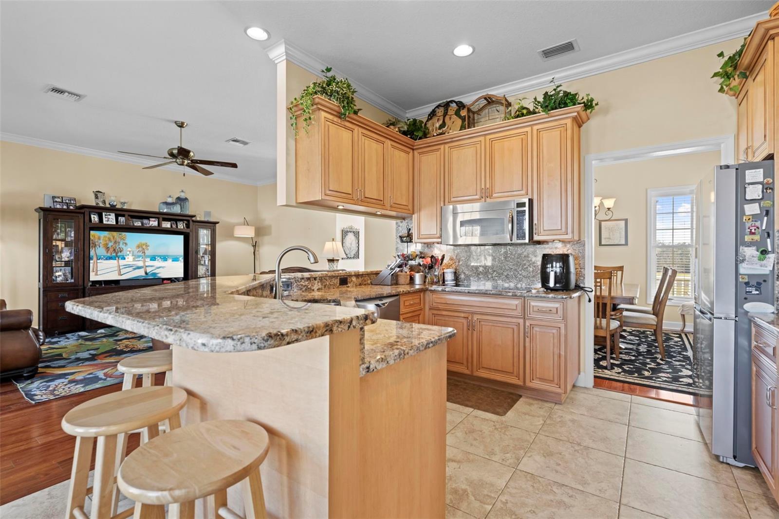 Listing photo id 16 for 5425 Glorious Trail