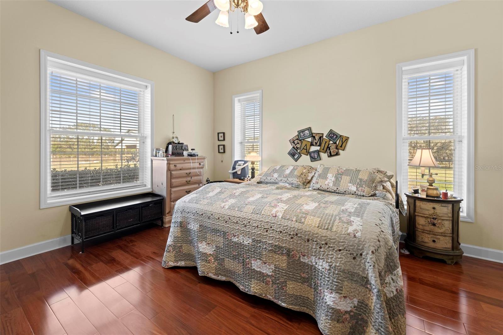 Listing photo id 25 for 5425 Glorious Trail