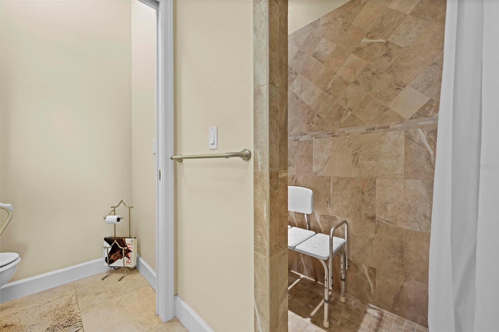 Listing photo id 32 for 5425 Glorious Trail