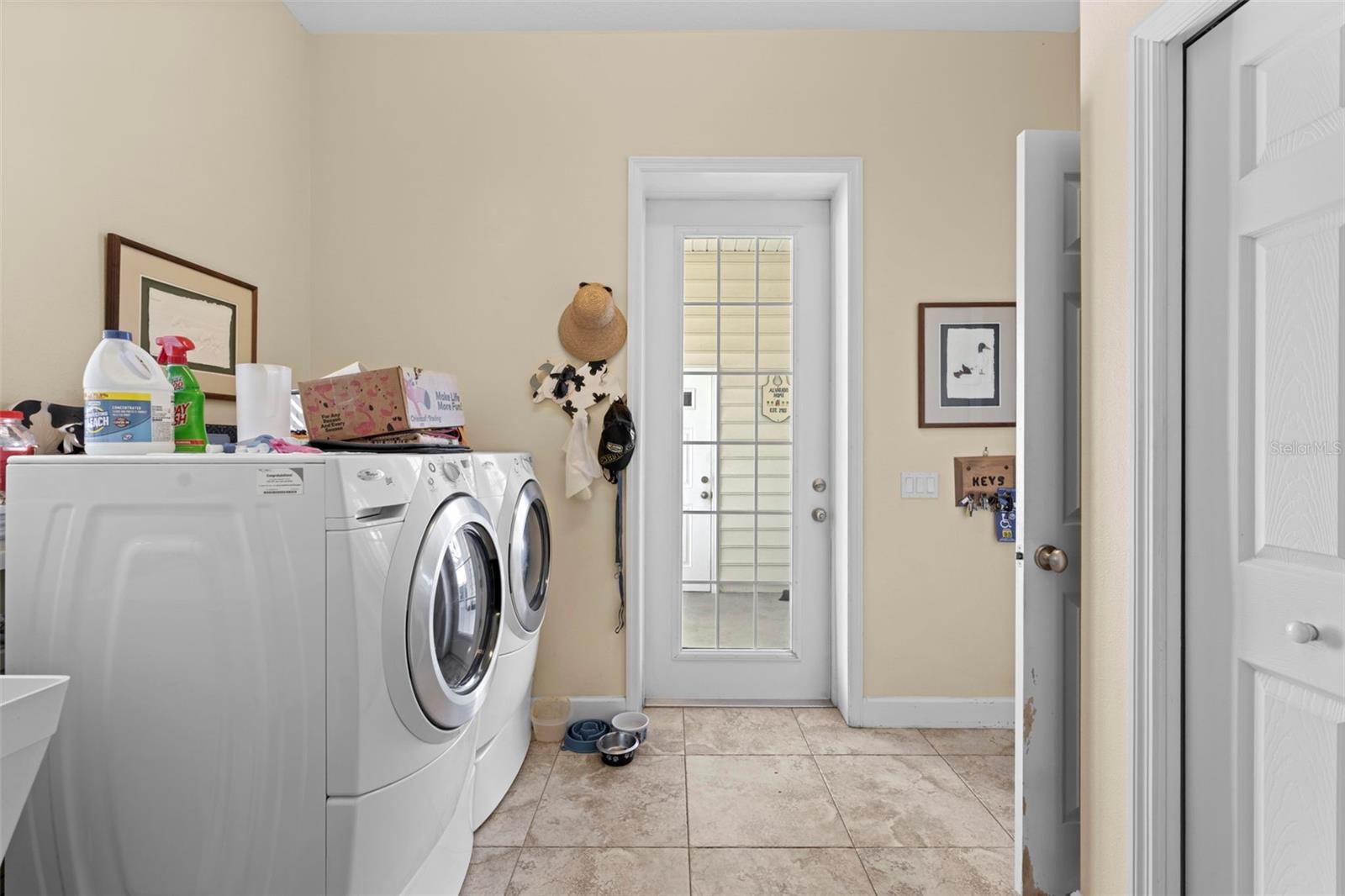 Listing photo id 43 for 5425 Glorious Trail