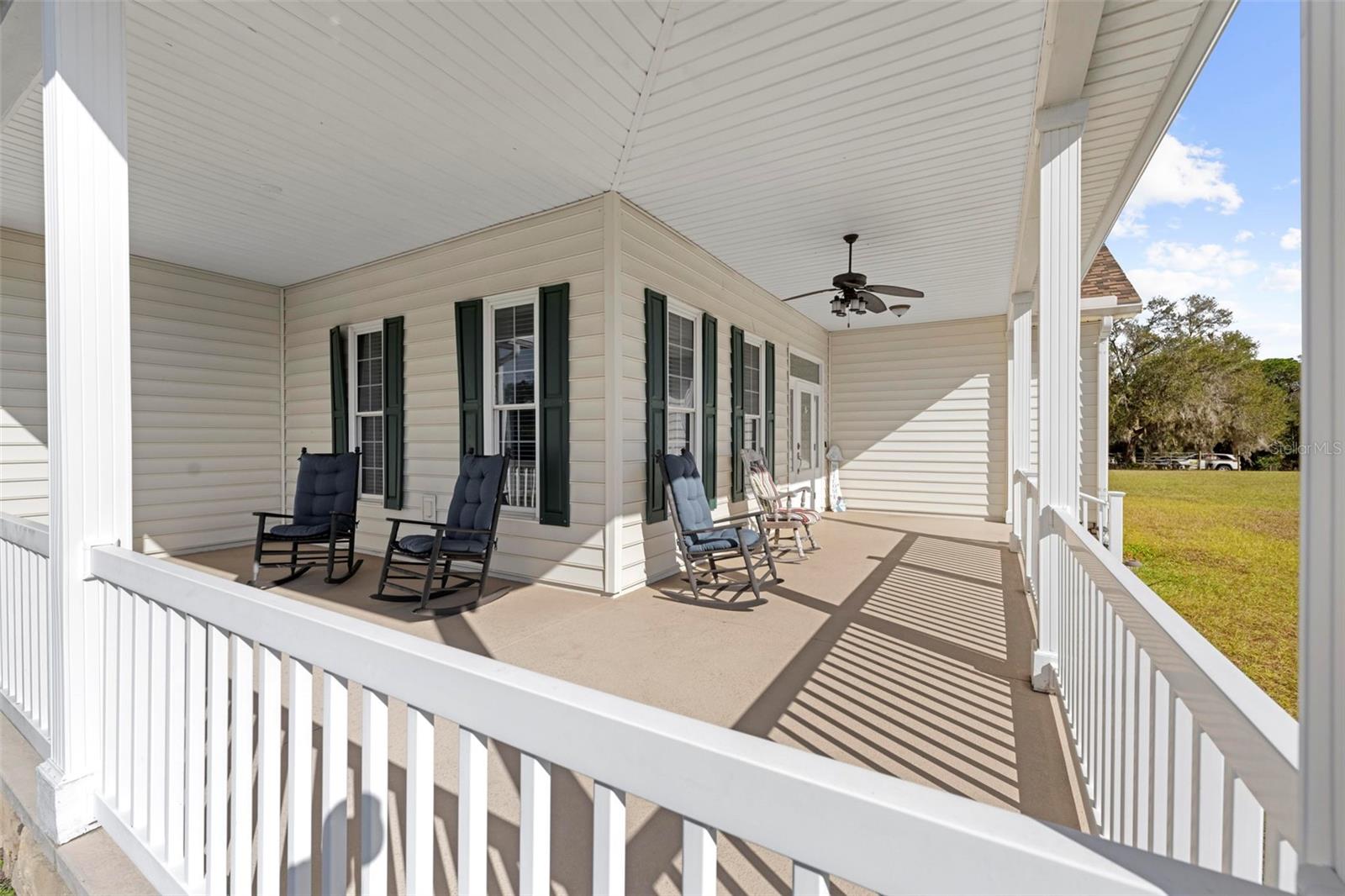 Listing photo id 3 for 5425 Glorious Trail