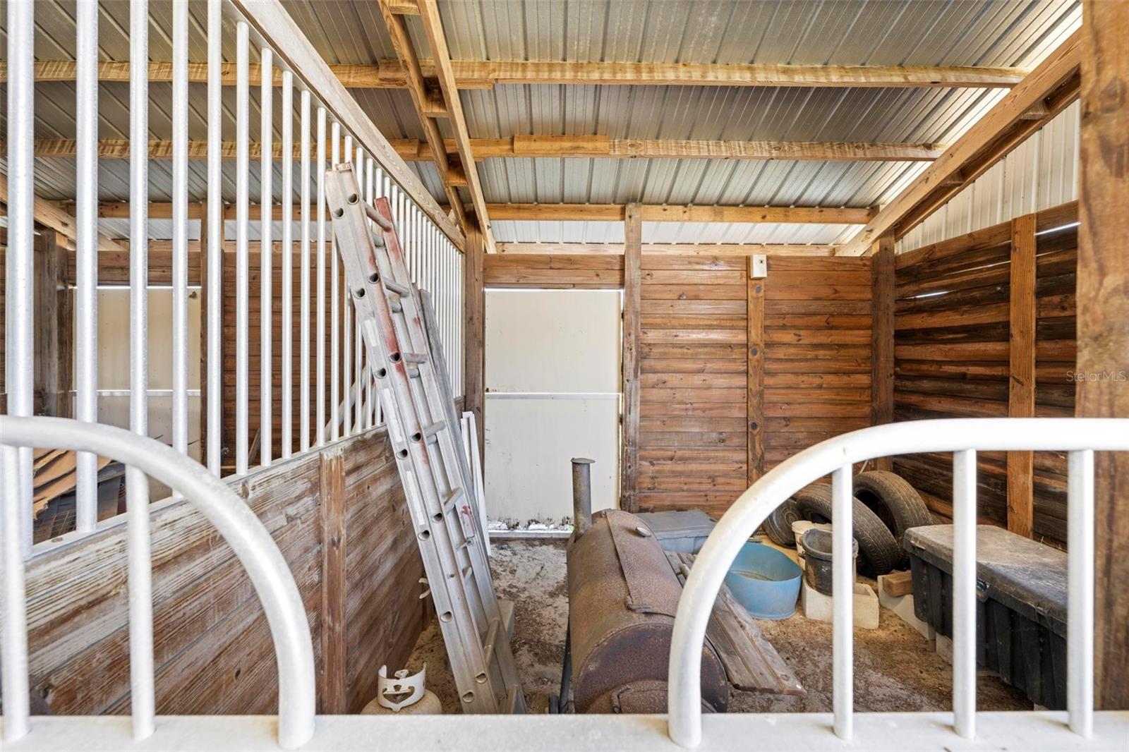 Listing photo id 69 for 5425 Glorious Trail