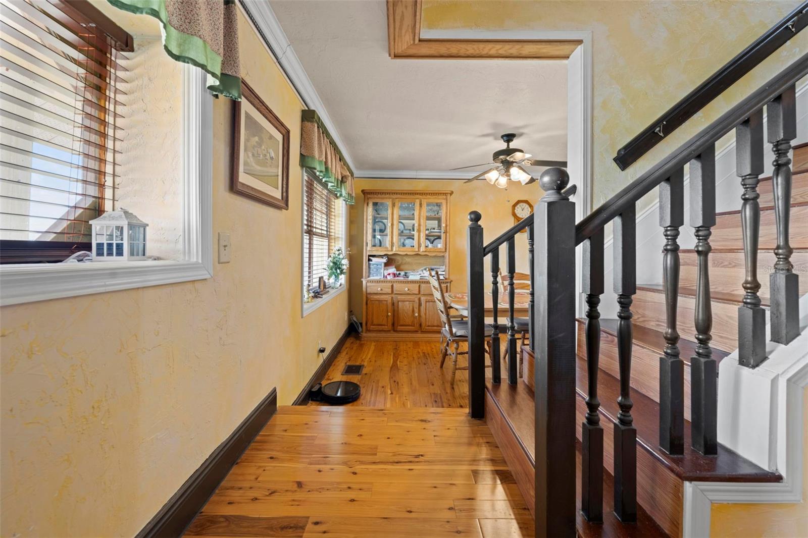 Listing photo id 13 for 5478 Glorious Trail