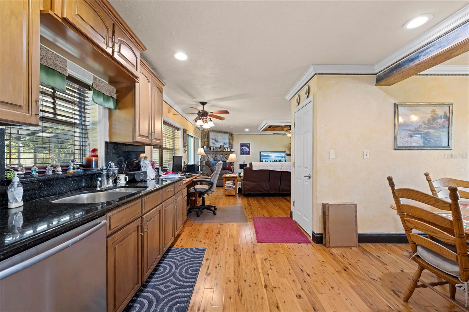 Listing photo id 19 for 5478 Glorious Trail