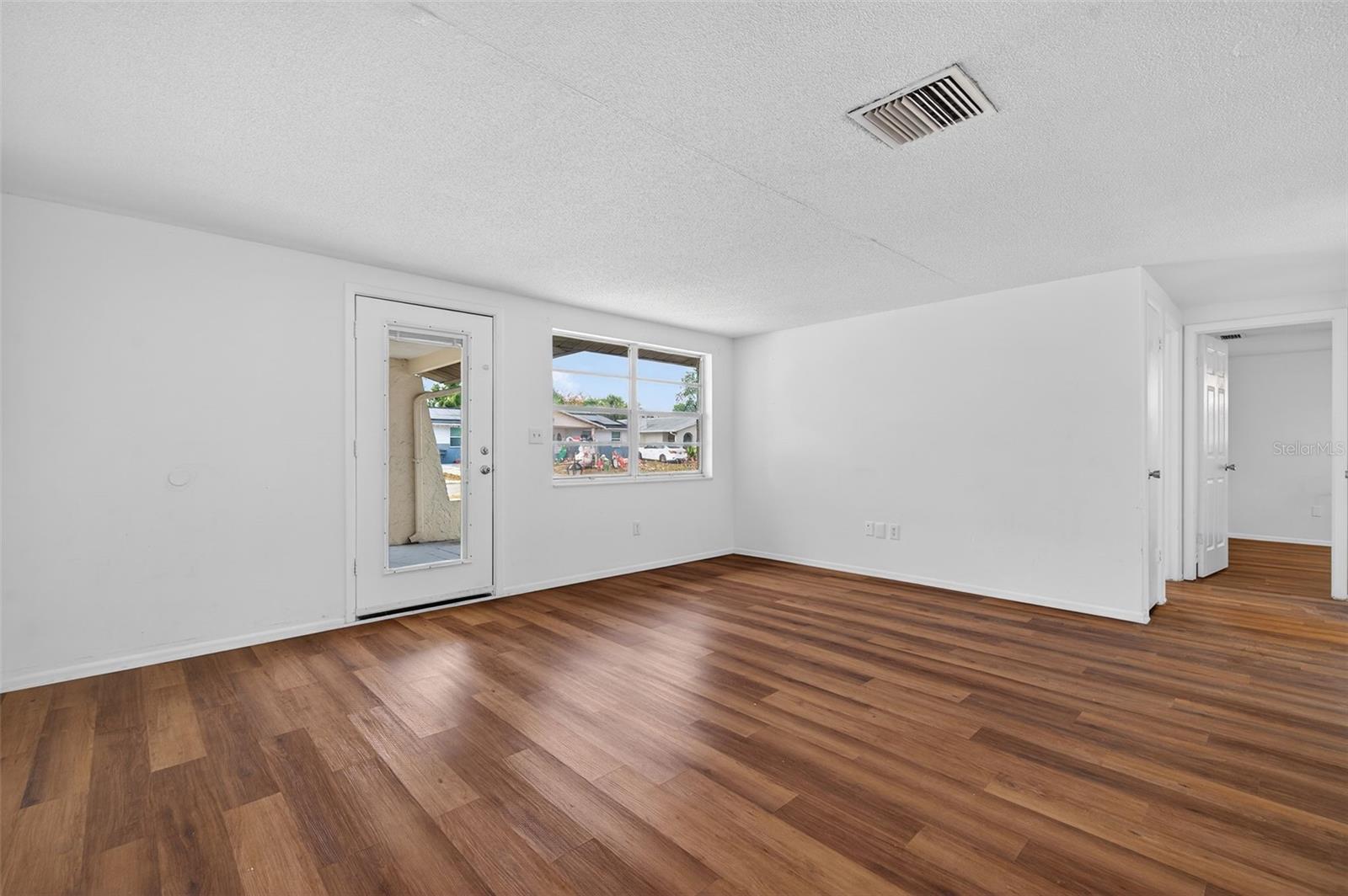 Image 14 of 60 For 8626 Robilina Road