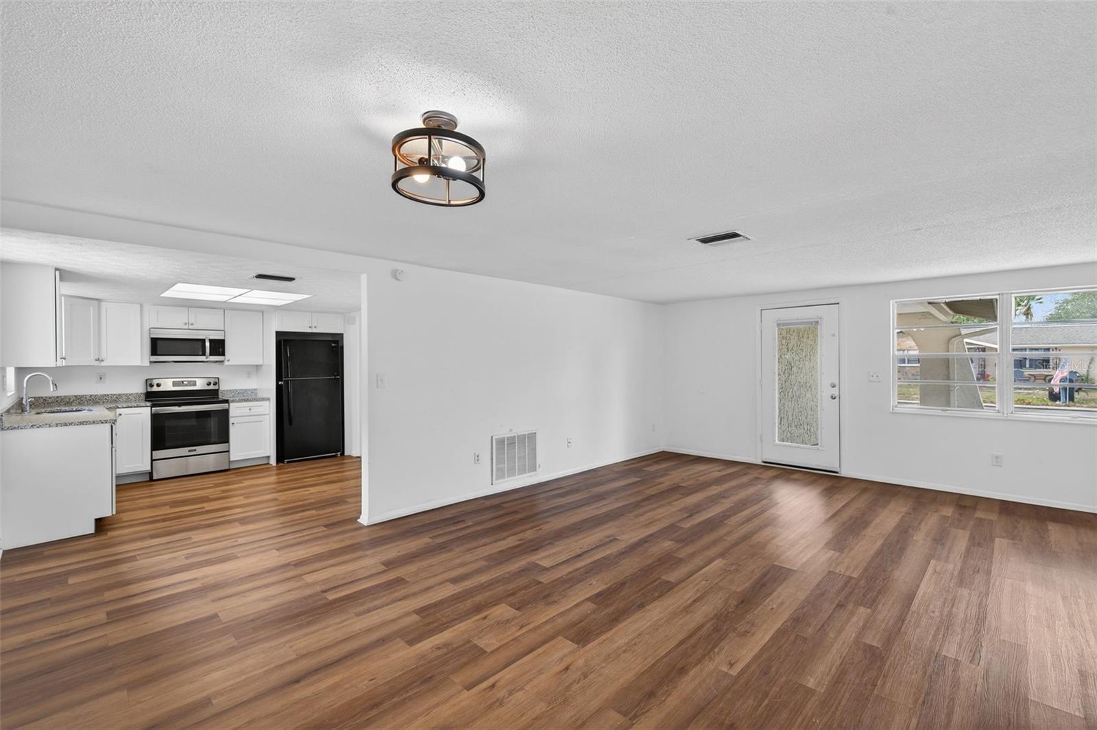 Image 16 of 60 For 8626 Robilina Road